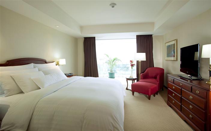 Executive Suite at Swissotel Lima