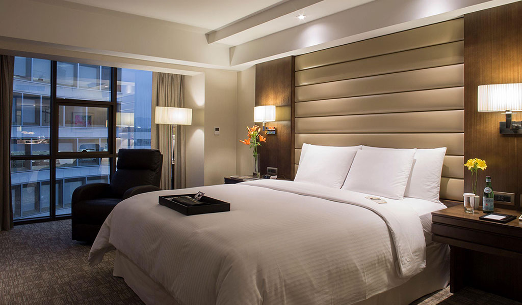 Business Suite at Swissotel Lima
