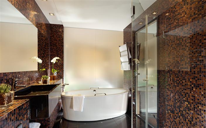 Swiss Grand Room Bathroom at Swissotel Tallinn