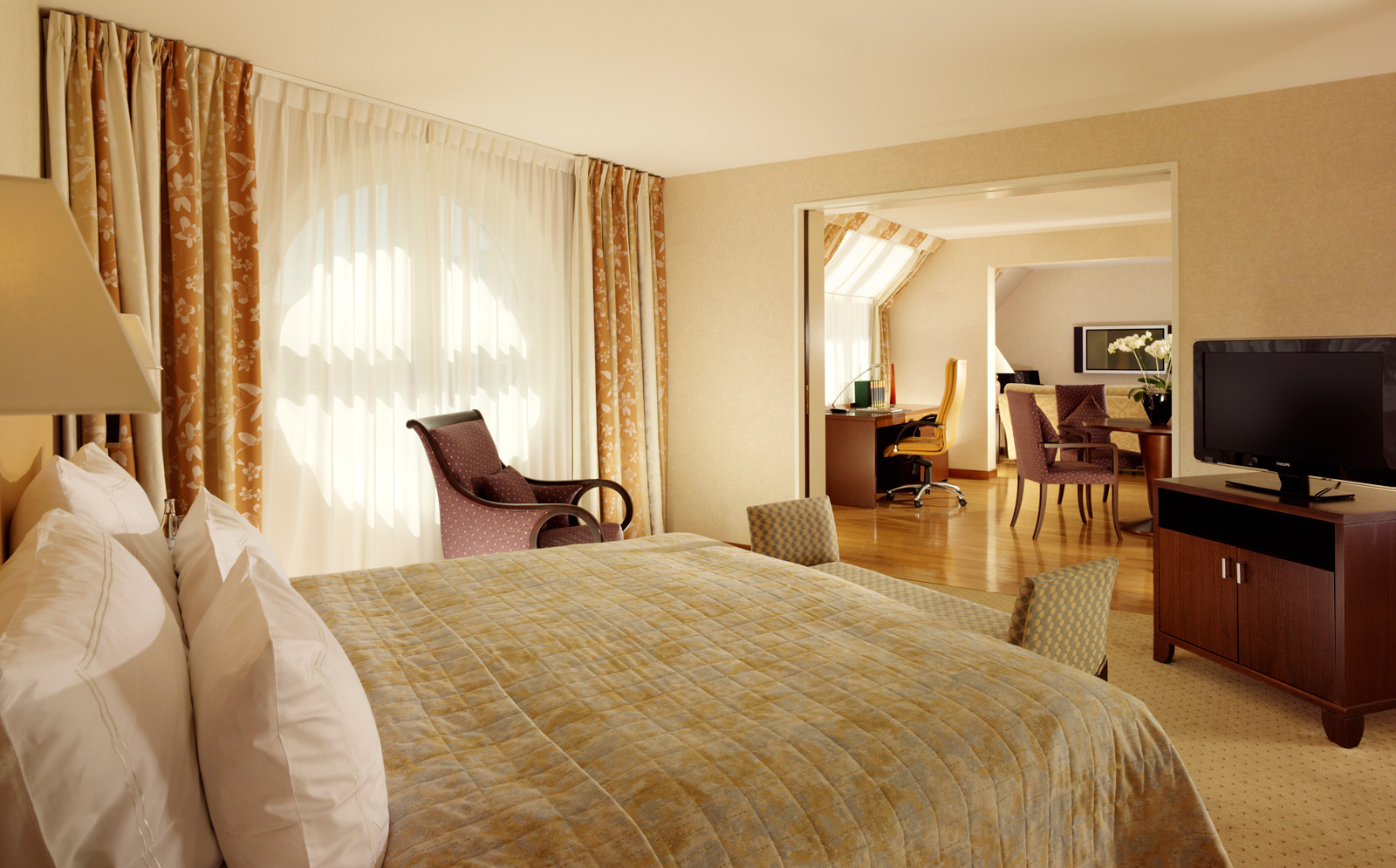 Plaza Suite