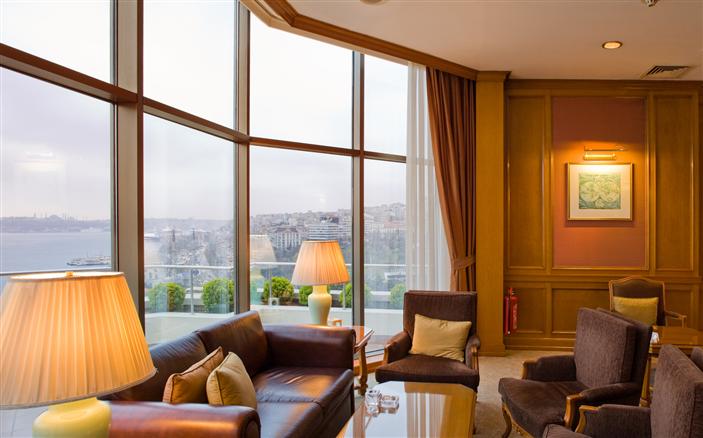 Executive Lounge 