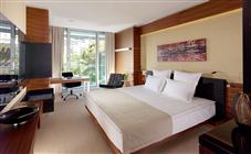 Classic Room at Swissotel Izmir