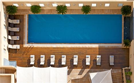 Swimming Pool at Swissotel Sydney 