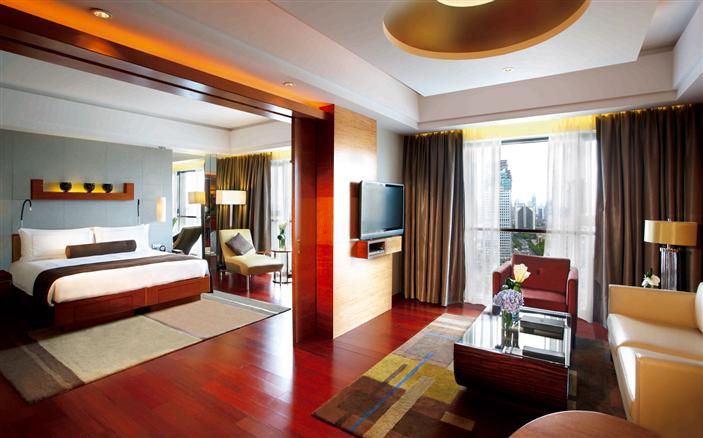 Pinnacle Suite