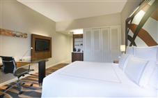 Advantage Room at Swissotel Merchant Court
