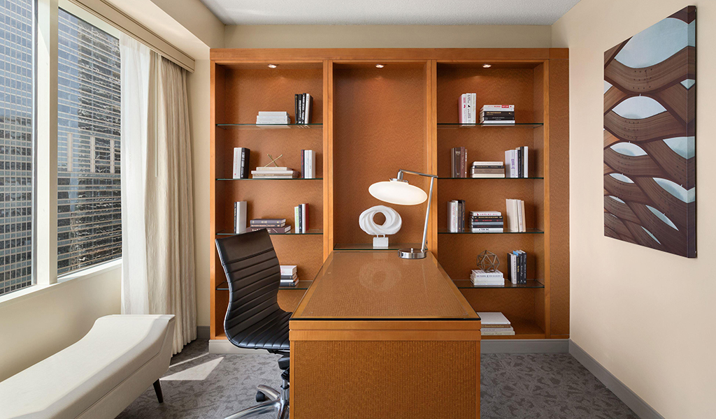 Swissotel Chicago Bünyesinde Köşe Executive Suit