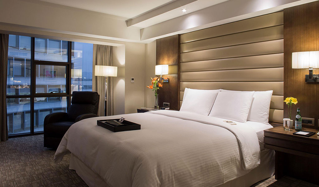 Suite Business en el Swissotel Lima