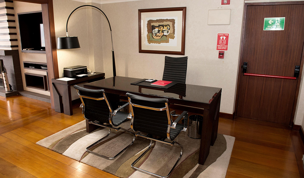 Präsidenten-Suite mit Cayambe Zimmer im Swissôtel Quito