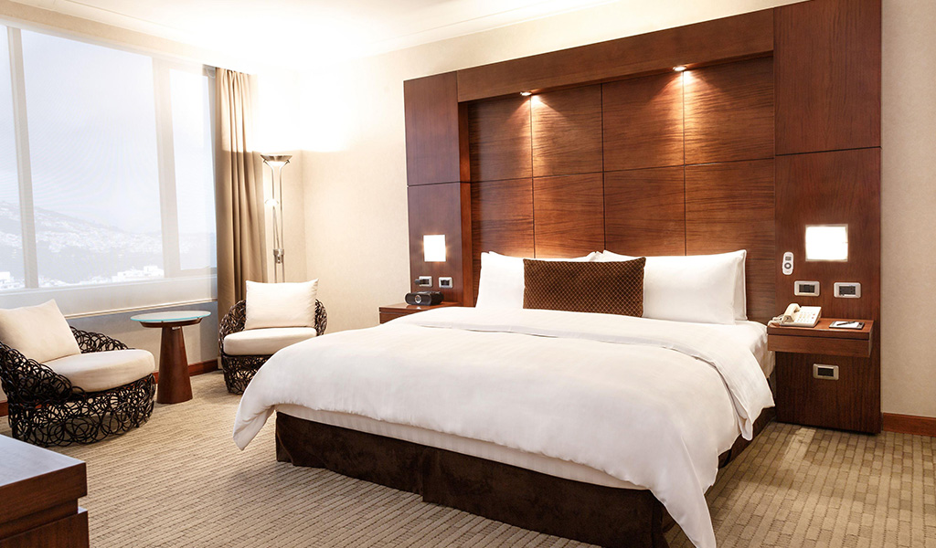 1 Bedroom Executive Suite Bedroom at Swissotel Quito