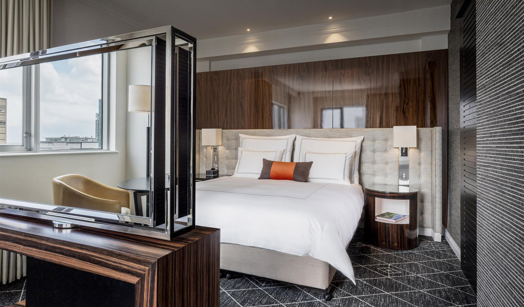 Signature Skyline Suite im Swissôtel Sydney