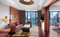 جناح عالي في فندق سويس أوتيل جراند شنغهاي (Swissotel Grand Shanghai)
