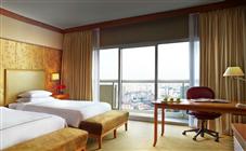 Swiss Executive Room at Swissotel Merchant Court