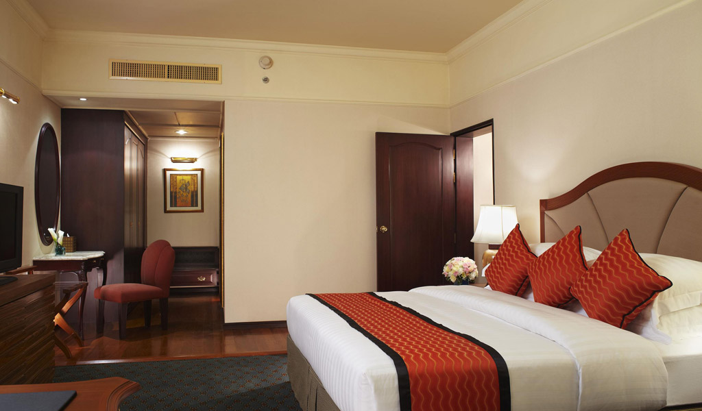 Swiss Crest Suite Bedroom at Swissotel Bangkok Ratchada