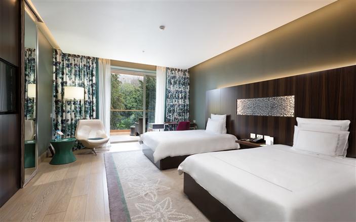 Swiss Advantage Room at Swissotel Kamelia