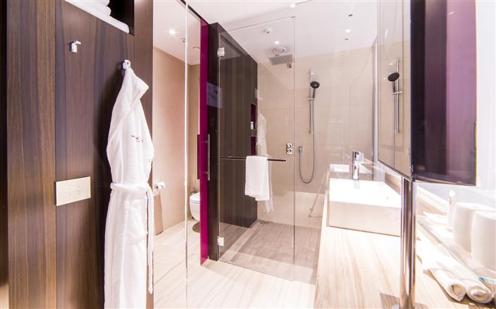 Swiss Advantage Room at Swissotel Kamelia