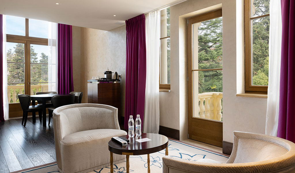索契卡米利亚瑞士酒店高级复式园景套房