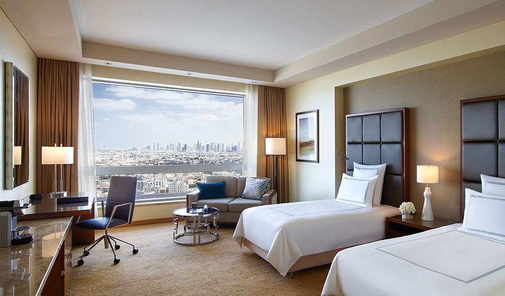 Chambre Classic avec lits jumeaux au Swissôtel Al Ghurair