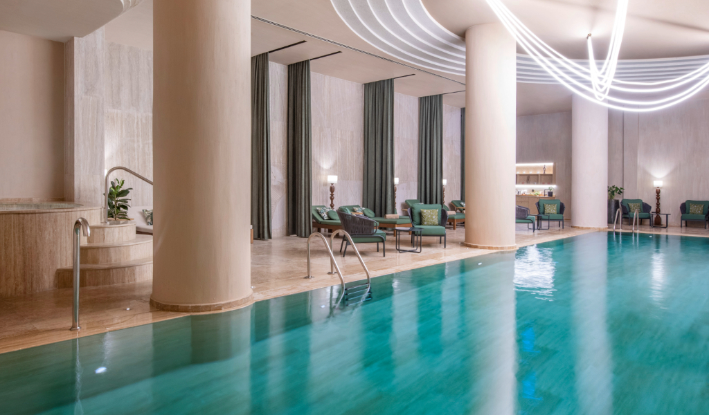 B8I0 Indoor Pool 1024x600