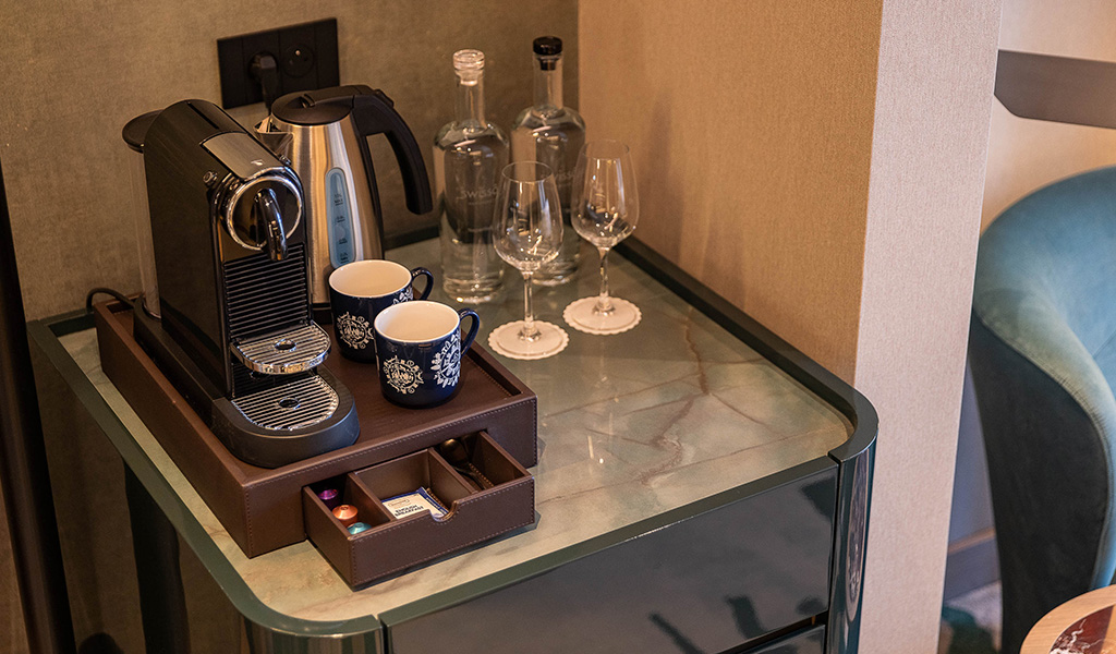 Junior Suite Atrium view