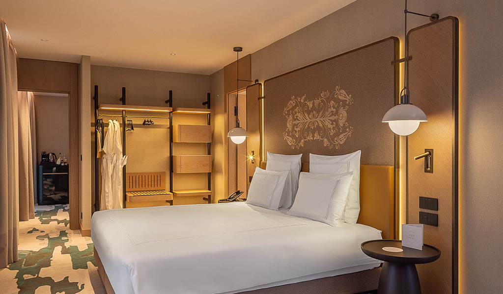 Deluxe Suite Atrium view